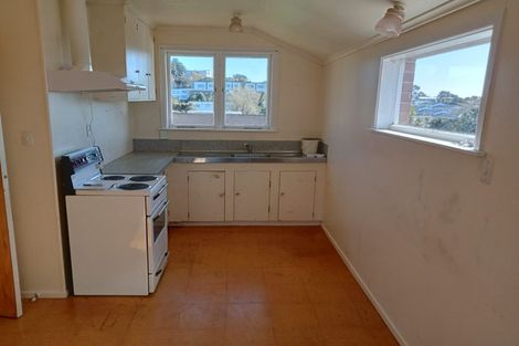 Photo of property in 26 Eastglen Road, Glen Eden, Auckland, 0602