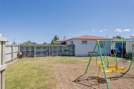 Photo of property in 35 Solway Street, Levin, 5510
