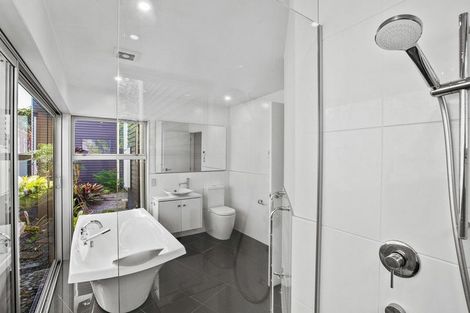 Photo of property in 67a Fulford Street, New Plymouth, 4310