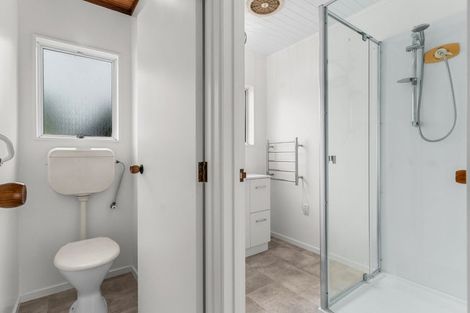 Photo of property in 12 Cove Road, Waipu, 0510