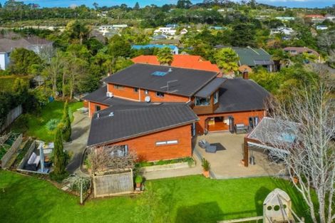 Photo of property in 28 Oakford Park Crescent, Greenhithe, Auckland, 0632