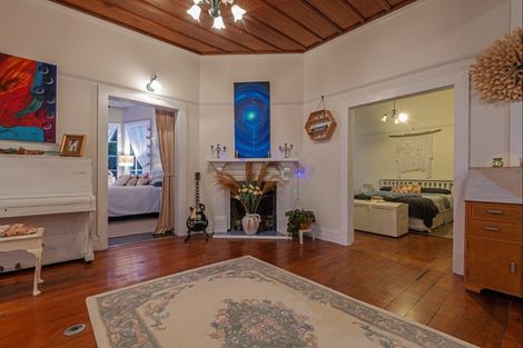 Photo of property in 2 Johnston Street, Foxton, 4814