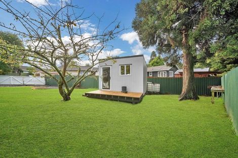 Photo of property in 9 Serwayne Place, Sunnyvale, Auckland, 0612