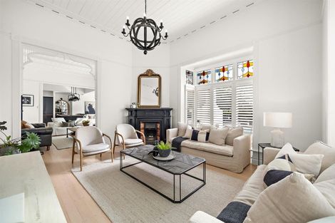 Photo of property in 70 Pomona Road, Kumeu, 0891