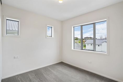 Photo of property in 8/6 John Jennings Drive, Oteha, Auckland, 0632