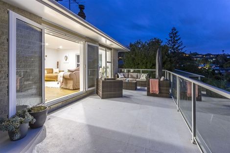 Photo of property in 2/101 Kowhai Road, Mairangi Bay, Auckland, 0630