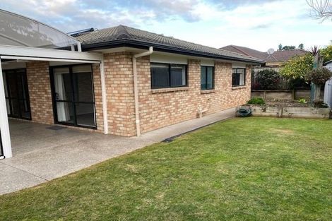 Photo of property in 3 Berkshire Terrace, Massey, Auckland, 0614