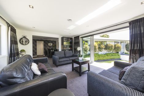 Photo of property in 34 Churchill Avenue, Hokowhitu, Palmerston North, 4410