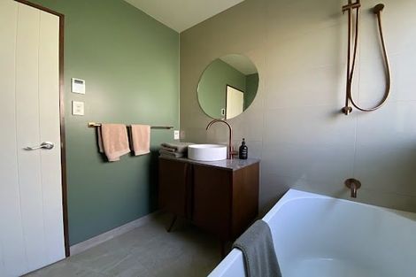 Photo of property in 14 Utuhina Road, Springfield, Rotorua, 3015