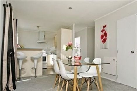 Photo of property in 4 Owl Court, Unsworth Heights, Auckland, 0632