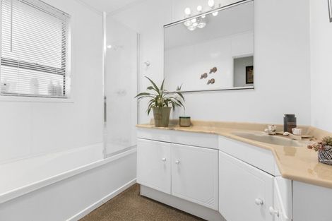 Photo of property in 10a Kennedy Place, Merrilands, New Plymouth, 4312