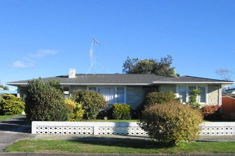 Photo of property in 15 Totara Street, Otaki, 5512