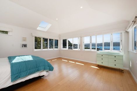 Photo of property in 115 Breaker Bay Road, Breaker Bay, Wellington, 6022