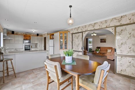 Photo of property in 6a Karina Road, Merrilands, New Plymouth, 4312