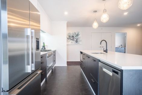 Photo of property in 6 Waimarama Court, Roslyn, Palmerston North, 4414