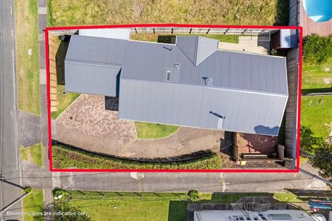 Photo of property in 52b Tirimoana Road, Te Atatu South, Auckland, 0602