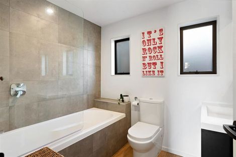 Photo of property in 71 Youghal Street, Wanaka, 9305