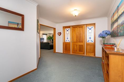 Photo of property in 2 Sunninghurst Drive, Fairfield, Dunedin, 9018