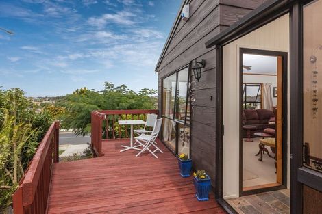 Photo of property in 2/99 Glamorgan Drive, Torbay, Auckland, 0630