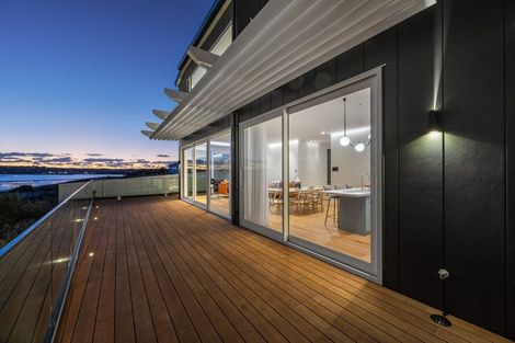 Photo of property in 4 Seawind Way, Hobsonville, Auckland, 0616