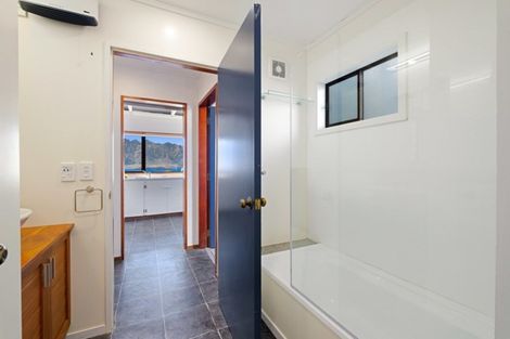 Photo of property in 22a Richards Park Lane, Fernhill, Queenstown, 9300