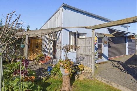 Photo of property in 5 Te Whena Street, Otaki Beach, Otaki, 5512