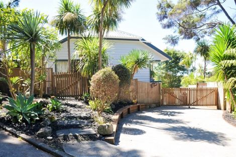 Photo of property in 36 Emlyn Place, Torbay, Auckland, 0630