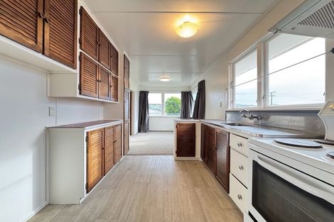 Photo of property in 19 Catherine Crescent, Paparangi, Wellington, 6037