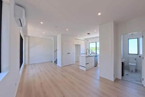 Photo of property in 7c Titirangi Road, New Lynn, Auckland, 0600