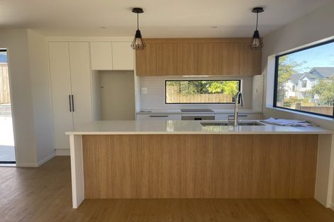 Photo of property in 28a Larne Avenue, Pakuranga Heights, Auckland, 2010