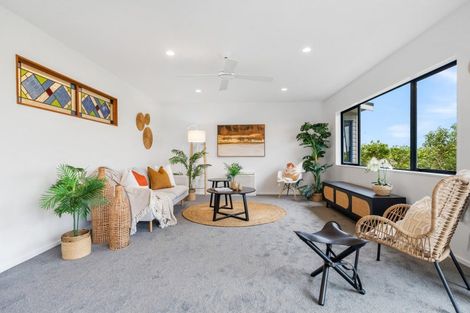 Photo of property in 15 Pine Park Road, Onerahi, Whangarei, 0110