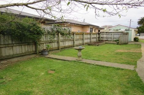 Photo of property in 23 Queenwood Road, Levin, 5510