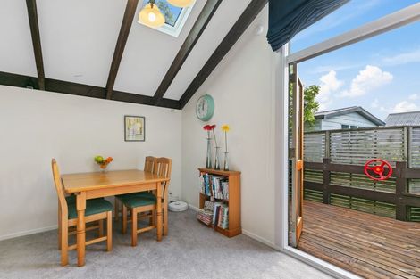 Photo of property in 6 Fitzpatrick Street, Newlands, Wellington, 6037