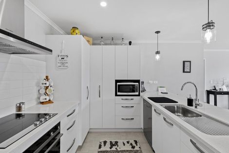 Photo of property in 11 Orchard Terrace, Riverhead, 0820