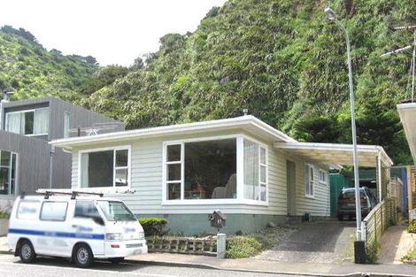 Photo of property in 89 Breaker Bay Road, Breaker Bay, Wellington, 6022