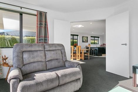 Photo of property in 27 Plescher Crescent, Leamington, Cambridge, 3432