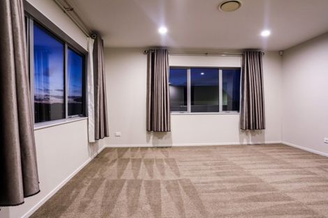 Photo of property in 18 Kingfisher Road, Silverdale, 0932