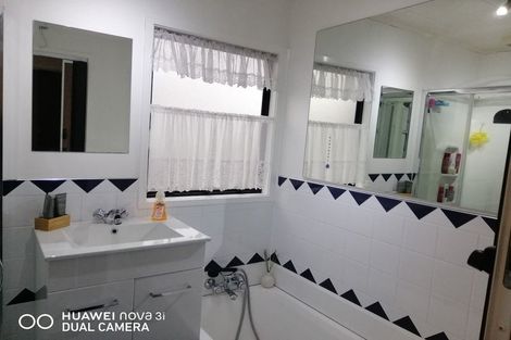 Photo of property in 221 Mahia Road, Wattle Downs, Auckland, 2103