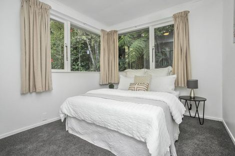Photo of property in 54 Derwent Crescent, Titirangi, Auckland, 0604