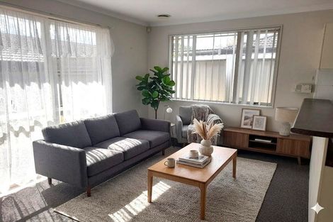 Photo of property in 87 Armoy Drive, East Tamaki, Auckland, 2016