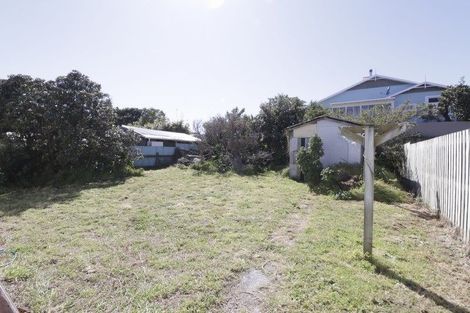 Photo of property in 112 Cornfoot Street, Castlecliff, Whanganui, 4501