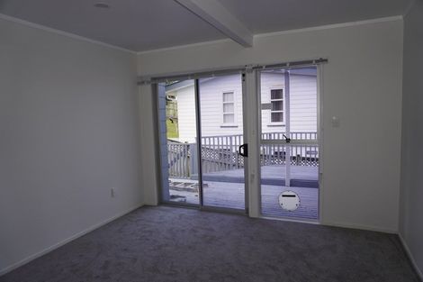 Photo of property in 8 Edgeworth Road, Glenfield, Auckland, 0629