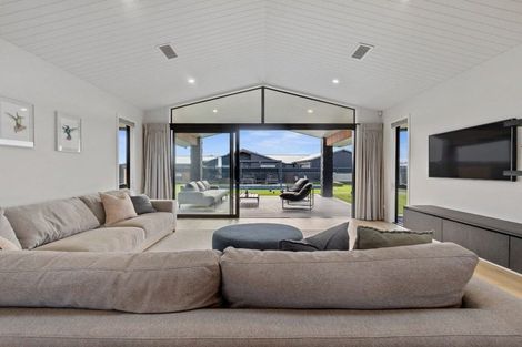 Photo of property in 83 Sunline Drive, Leamington, Cambridge, 3432