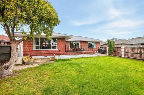 Photo of property in 6 Daniels Road, Redwood, Christchurch, 8051