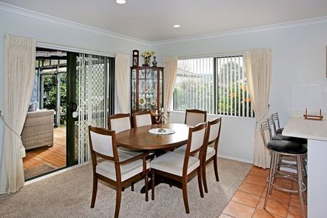 Photo of property in 11 Cloverlea Place, Pukekohe, 2120