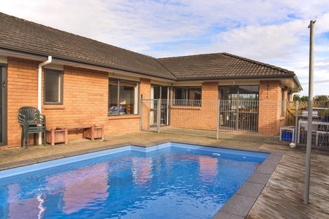 Photo of property in 19 Croftview Road, Wattle Downs, Auckland, 2103