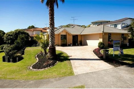 Photo of property in 19 Crimson Park, Oteha, Auckland, 0632