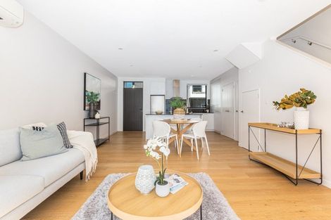 Photo of property in 24 Rua Kai Way, Brooklyn, Wellington, 6021