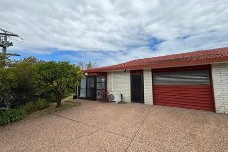 Photo of property in 1/60 Nikau Street, New Lynn, Auckland, 0600