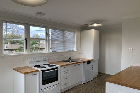 Photo of property in 15 Queenwood Road, Levin, 5510